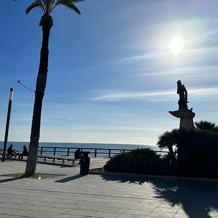 Homely Paseo Del Mar Апартаменти